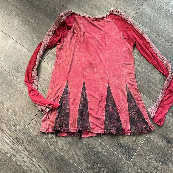 Cute top - Picture 4 of 4